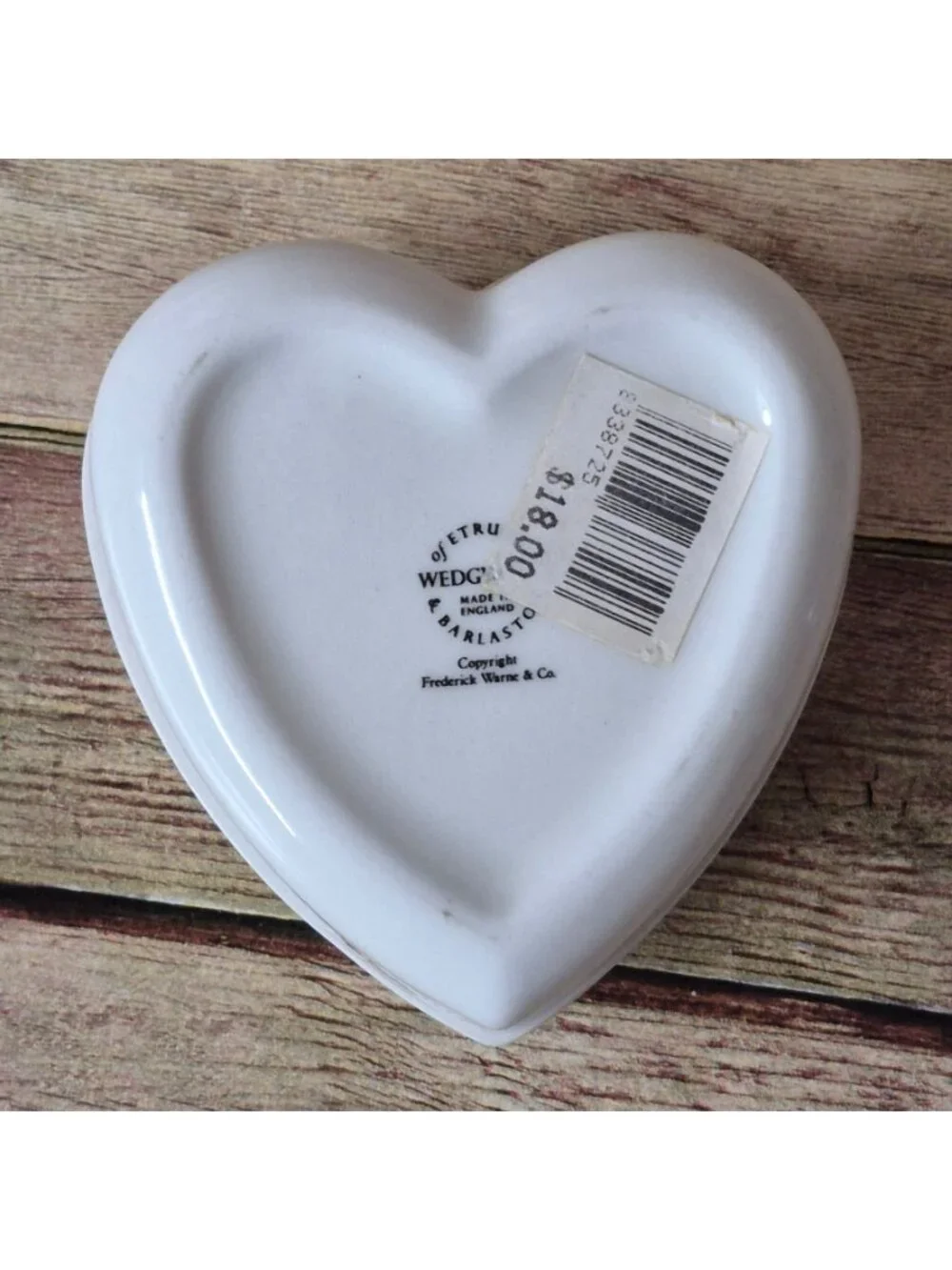 Wedgwood Beatrix Potter Peter Rabbit Heart Shaped Lidded Jewelry Trinket Box EXC